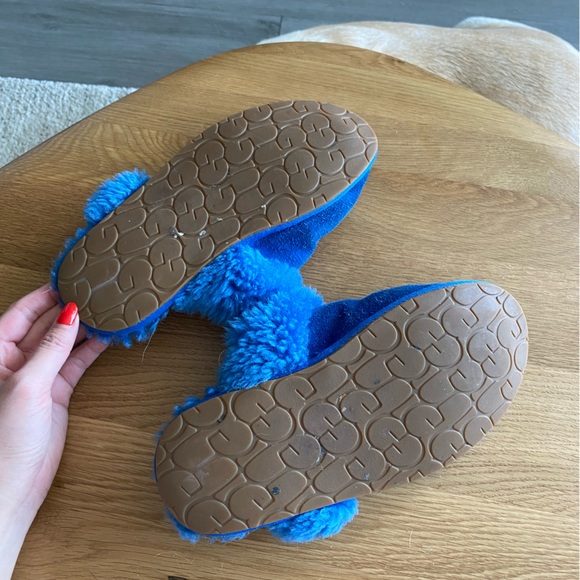 Ugg slippers - Picture 2 of 4